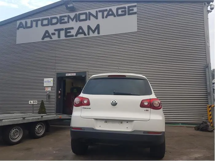 Mechanizm blokady drzwi lewych tylnych wersja 4-drzwiowa Volkswagen Tiguan