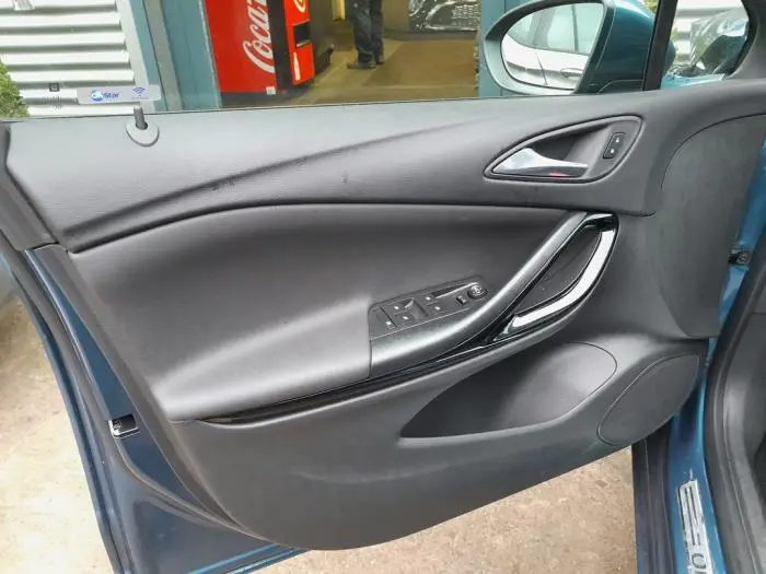 Tapicerka drzwi lewych tylnych wersja 4-drzwiowa Opel Astra