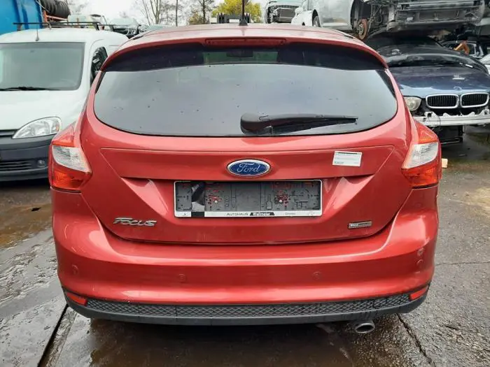 Zderzak tylny Ford Focus