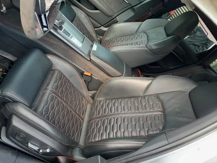 Tapicerka drzwi lewych tylnych wersja 4-drzwiowa Audi RS6