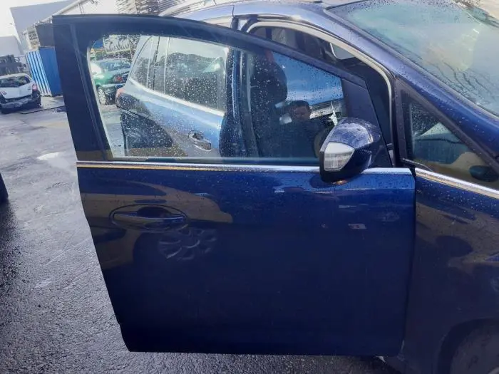 Szyba drzwi prawych przednich wersja 4-drzwiowa Ford Grand C-Max