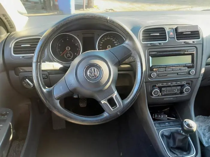 Pas bezpieczenstwa prawy przód Volkswagen Golf