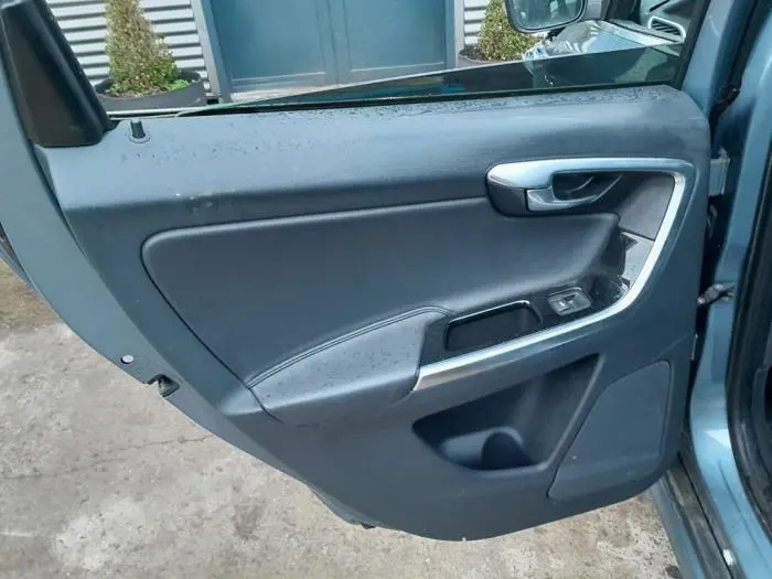 Tapicerka drzwi lewych tylnych wersja 4-drzwiowa Volvo XC60