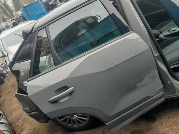 Szyba drzwi prawych tylnych wersja 4-drzwiowa Audi Q2