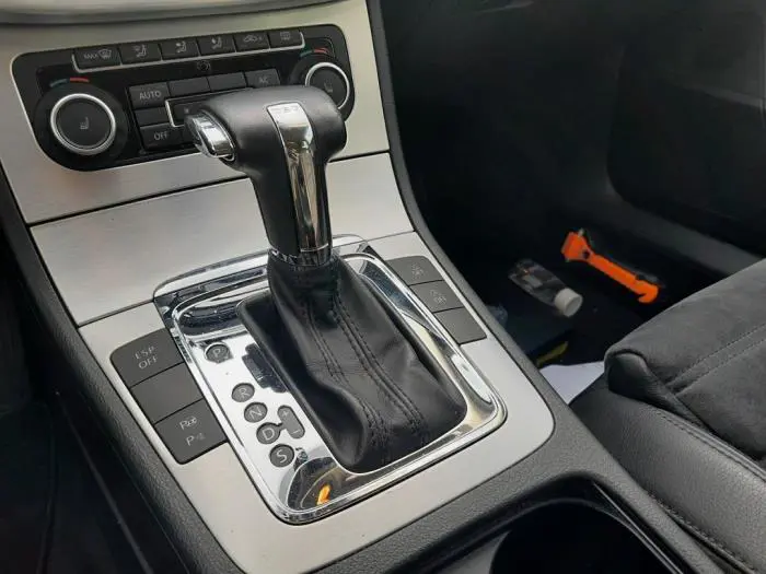 Dzwignia wyboru automatycznej skrzyni biegów Volkswagen Passat