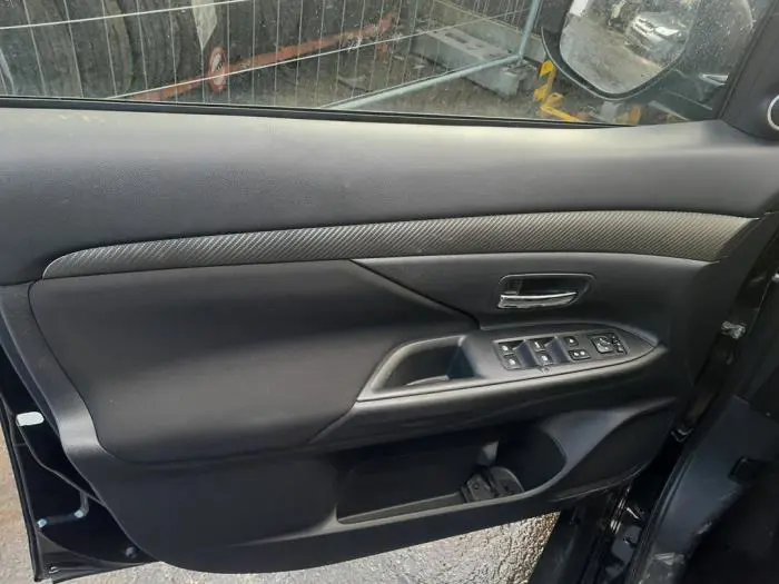 Tapicerka drzwi lewych przednich wersja 4-drzwiowa Mitsubishi Outlander