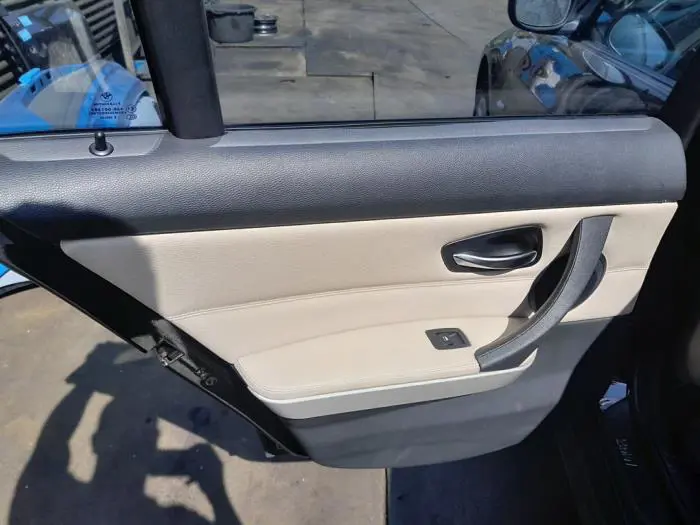 Tapicerka drzwi lewych tylnych wersja 4-drzwiowa BMW 3-Serie