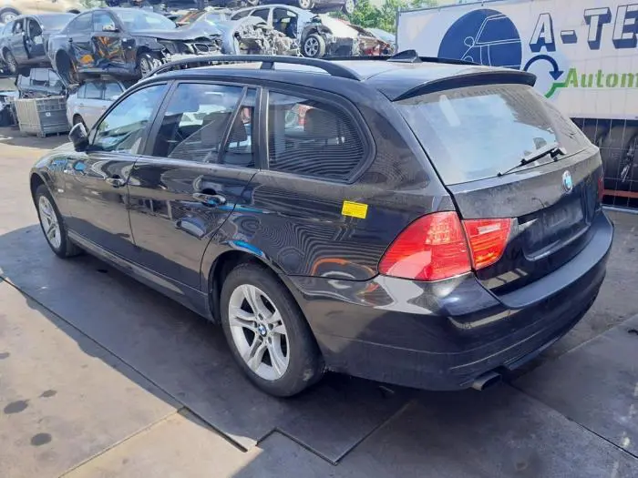 Szyba drzwi lewych tylnych wersja 4-drzwiowa BMW 3-Serie