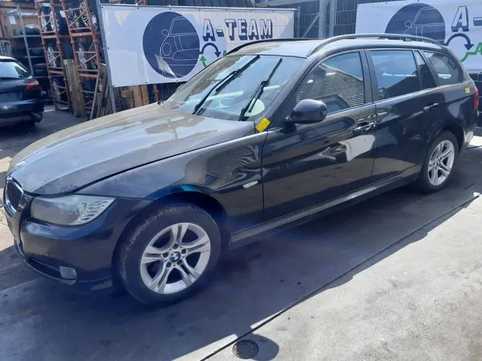 Szyba drzwi lewych przednich wersja 4-drzwiowa BMW 3-Serie