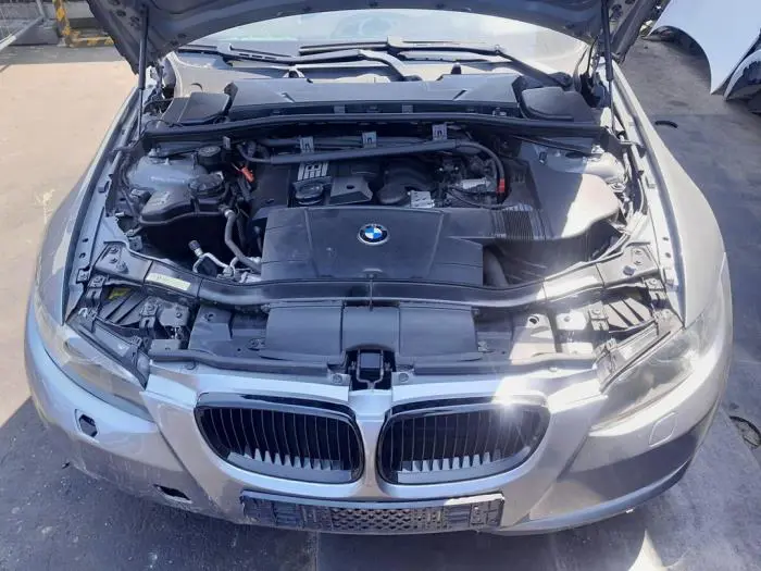 Zbiornik spryskiwacza przód BMW M3