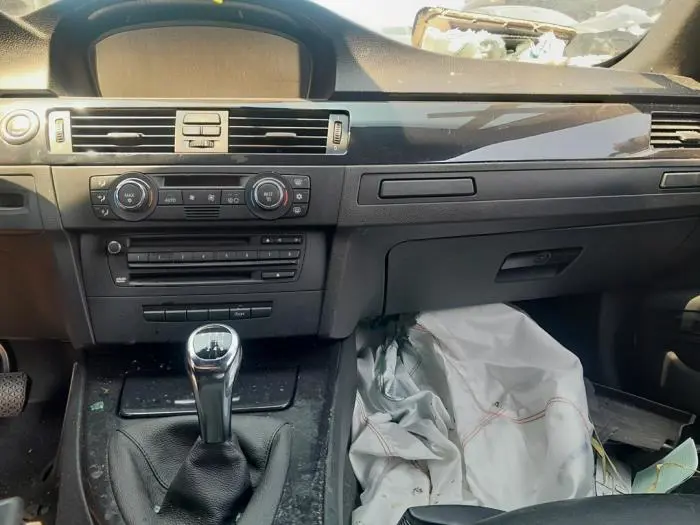 Schowek w desce rozdzielczej BMW M3