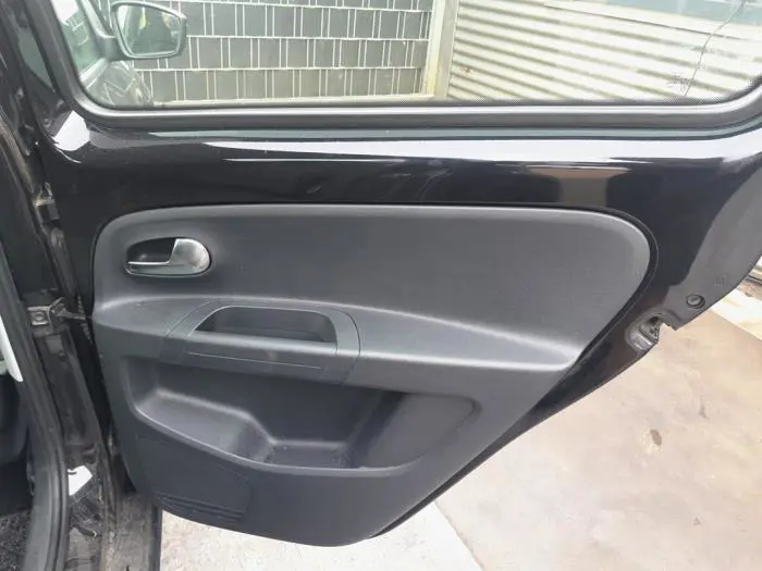 Tapicerka drzwi prawych tylnych wersja 4-drzwiowa Volkswagen UP