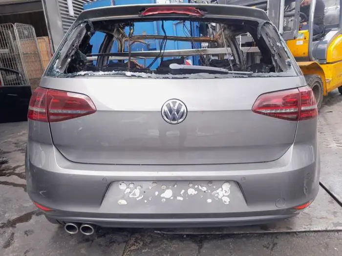 Zderzak tylny Volkswagen Golf