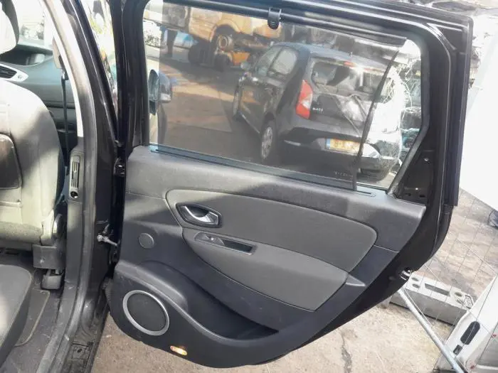 Tapicerka drzwi prawych tylnych wersja 4-drzwiowa Renault Grand Scenic