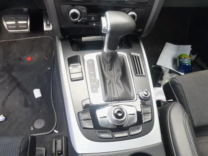 Dzwignia wyboru automatycznej skrzyni biegów Audi A5