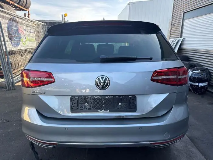 Tylna klapa Volkswagen Passat