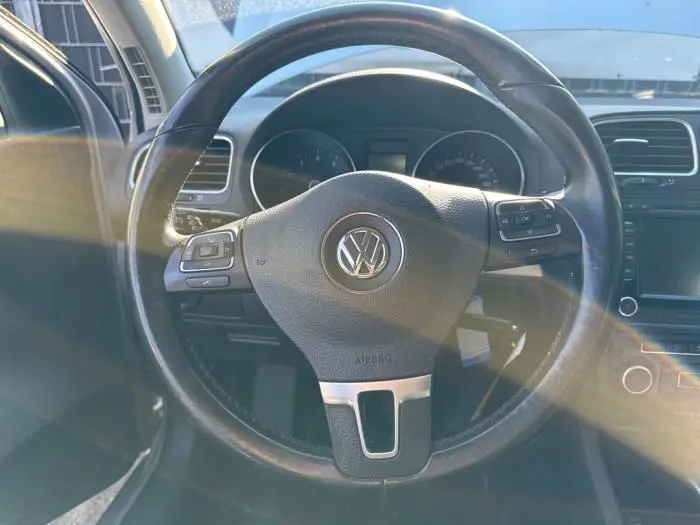 Schowek w desce rozdzielczej Volkswagen Golf