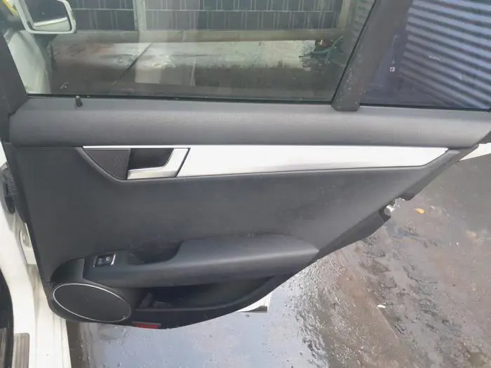 Tapicerka drzwi prawych tylnych wersja 4-drzwiowa Mercedes C-Klasse