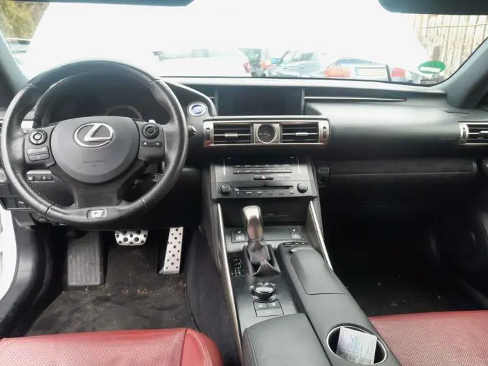 Pas bezpieczenstwa prawy przód Lexus IS 300