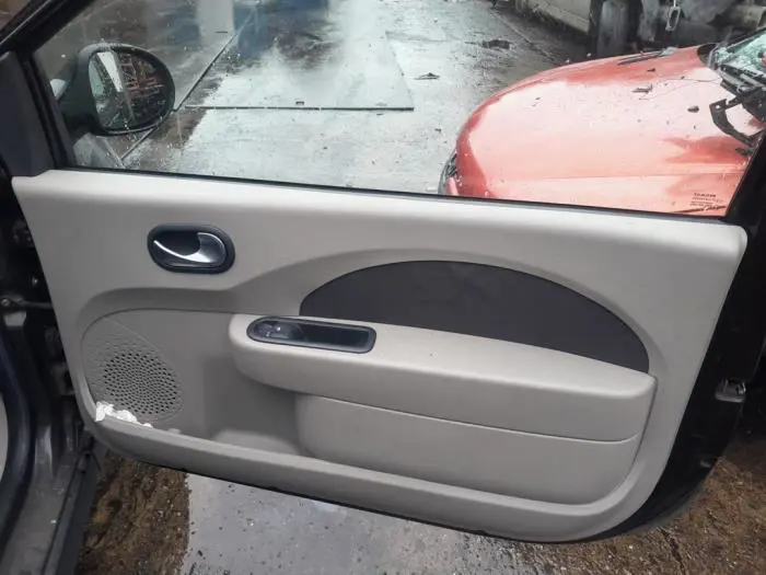 Tapicerka drzwi prawych wersja 2-drzwiowa Renault Twingo