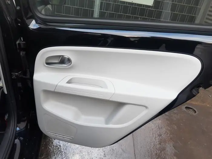 Tapicerka drzwi prawych tylnych wersja 4-drzwiowa Volkswagen UP