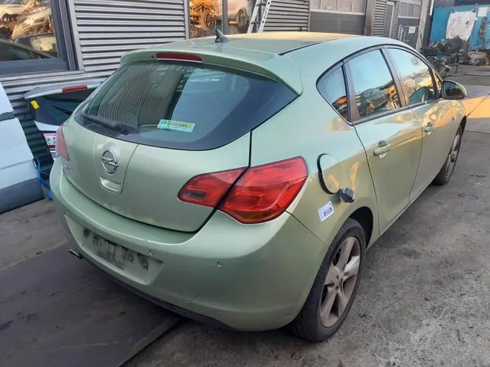 Drzwi prawe tylne wersja 4-drzwiowa Opel Astra