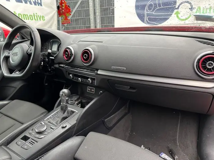 Dzwignia wyboru automatycznej skrzyni biegów Audi A3