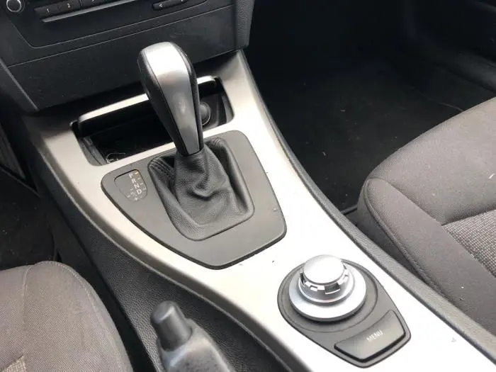 Dzwignia wyboru automatycznej skrzyni biegów BMW 3-Serie