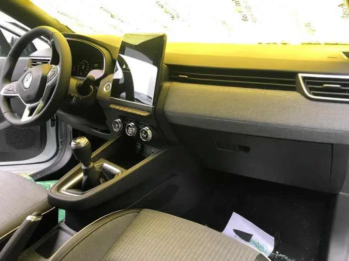 Schowek w desce rozdzielczej Renault Clio