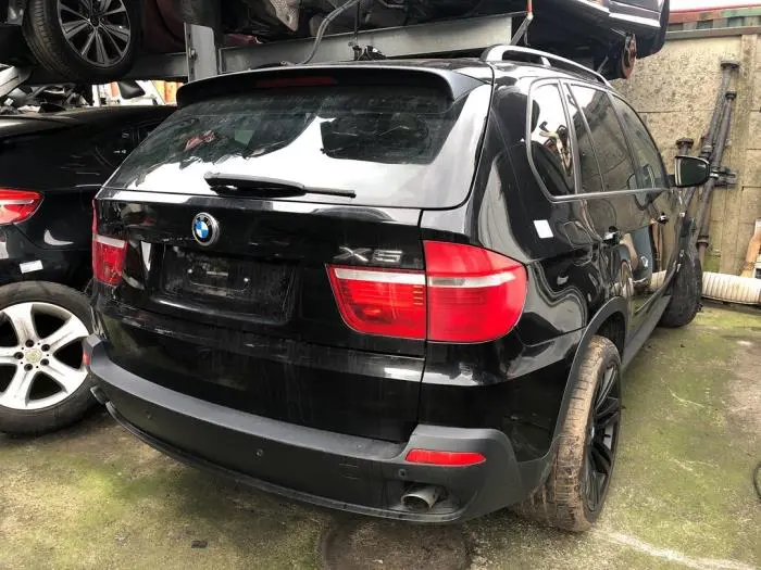 Drzwi prawe tylne wersja 4-drzwiowa BMW X5