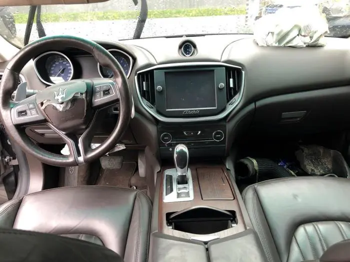 Radioodtwarzacz CD Maserati Ghibli