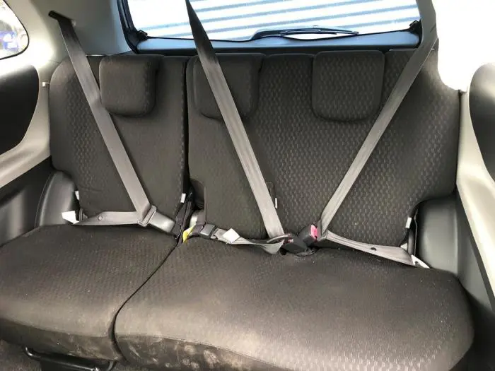 Pas bezpieczenstwa srodkowy tyl Toyota Yaris