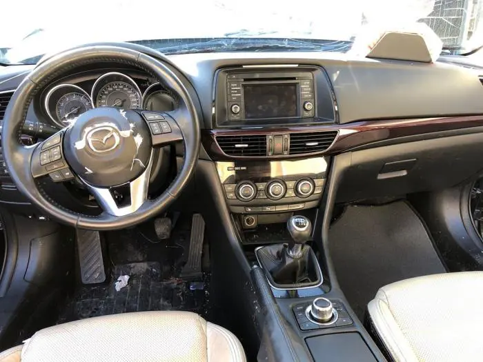 Radioodtwarzacz CD Mazda 6.