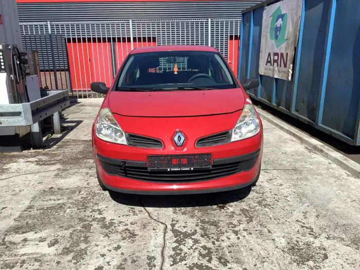 Chlodnica Renault Clio