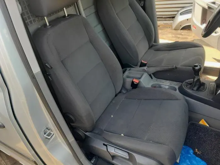 Fotel prawy Volkswagen Caddy