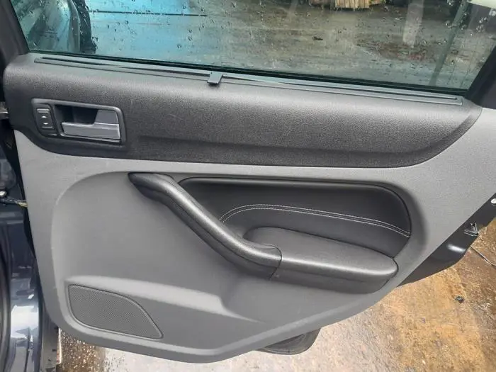 Tapicerka drzwi prawych tylnych wersja 4-drzwiowa Ford Focus