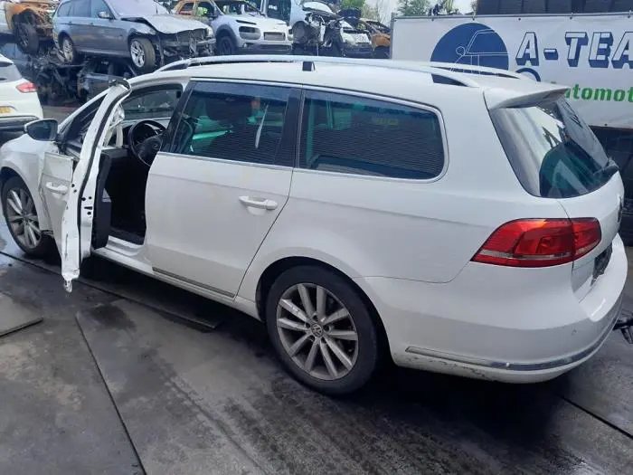 Mechanizm blokady drzwi lewych tylnych wersja 4-drzwiowa Volkswagen Passat