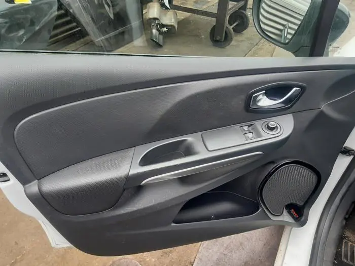 Tapicerka drzwi lewych przednich wersja 4-drzwiowa Renault Clio