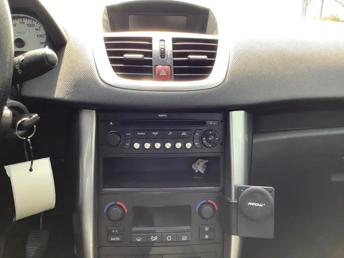 Radioodtwarzacz CD Peugeot 207