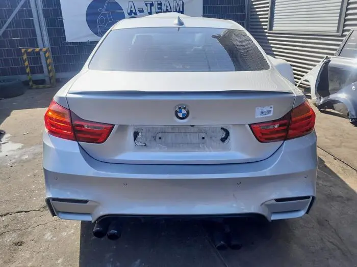 Zderzak tylny BMW M4