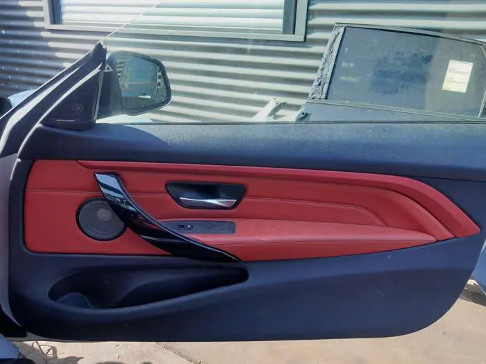 Tapicerka drzwi lewych wersja 2-drzwiowa BMW M4