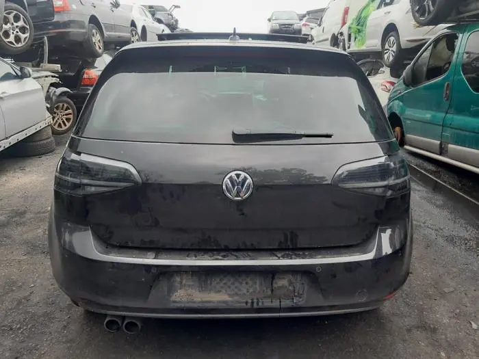 Zderzak tylny Volkswagen Golf