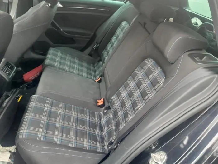 Pas bezpieczenstwa srodkowy tyl Volkswagen Golf