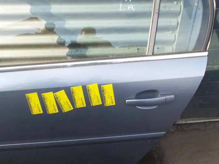 Uchwyt drzwi lewych tylnych wersja 4-drzwiowa Opel Signum
